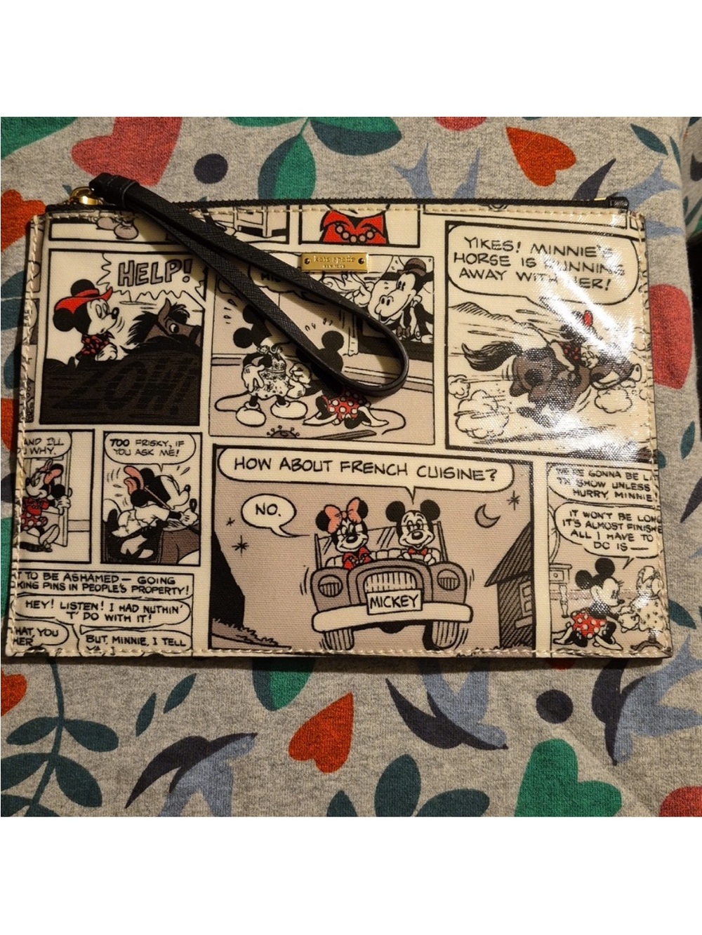NWOT KATE SPADE DISNEY
COLLAB CLUTCH/ WRISTLET STORYBOOK LINING ✨